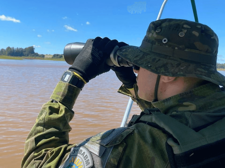 Batalhão Ambiental realiza patrulhamento embarcado no interior do Estado