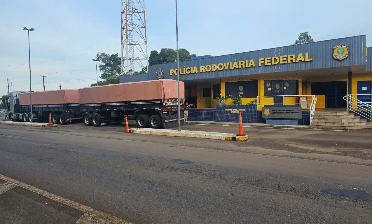 PRF flagra bitrem com 13,6 toneladas de excesso de peso e freios defeituosos 
