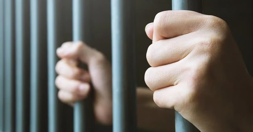 Homem é preso por descumprimento de medida protetiva em Iraí