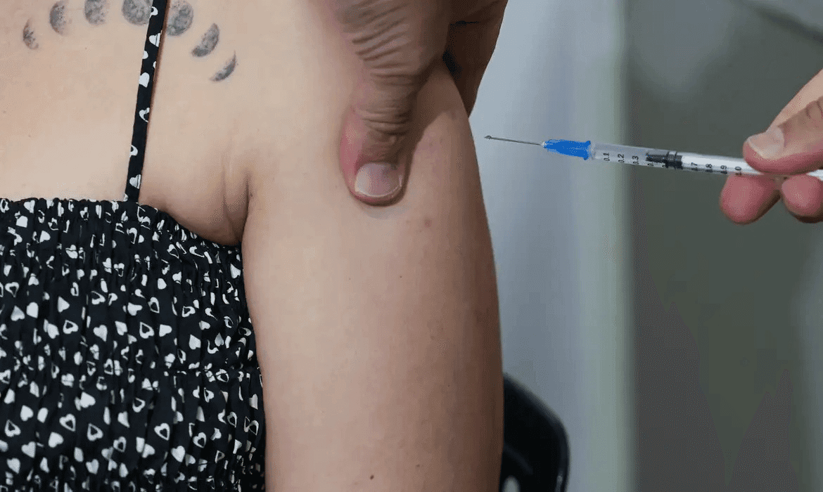 Anvisa indica vacina contra o HPV para prevenir mais tipos de câncer
