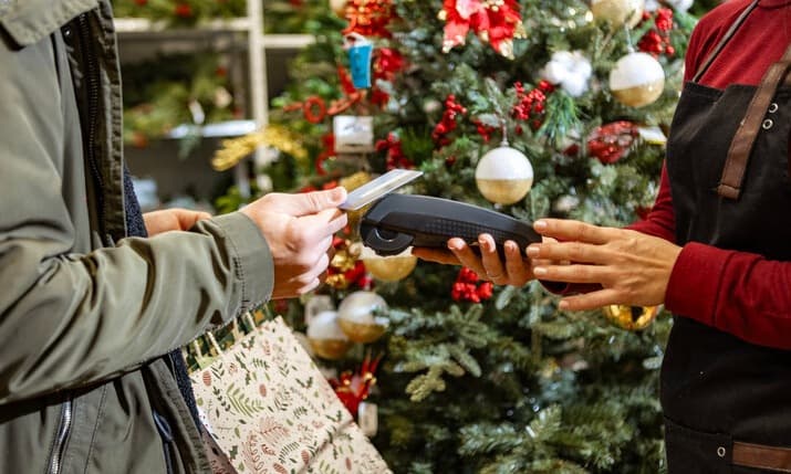 Comércio de Rodeio Bonito está com horário especial para as compras de Natal